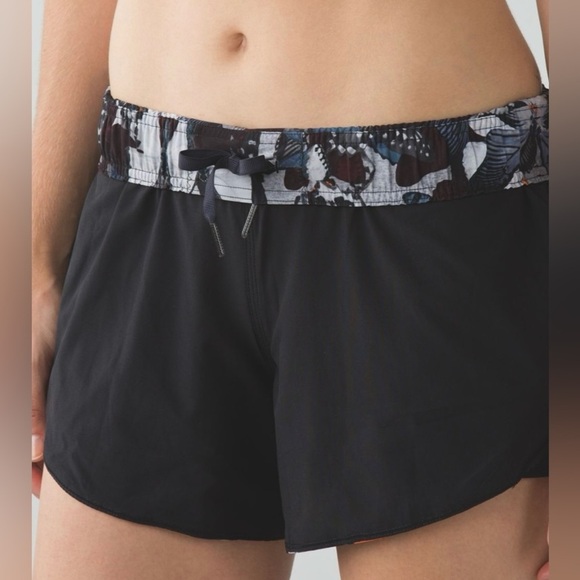 Lululemon Go The Distance Shorts Reversible Butterfly Pizzaz Multi / Black - Picture 4 of 13